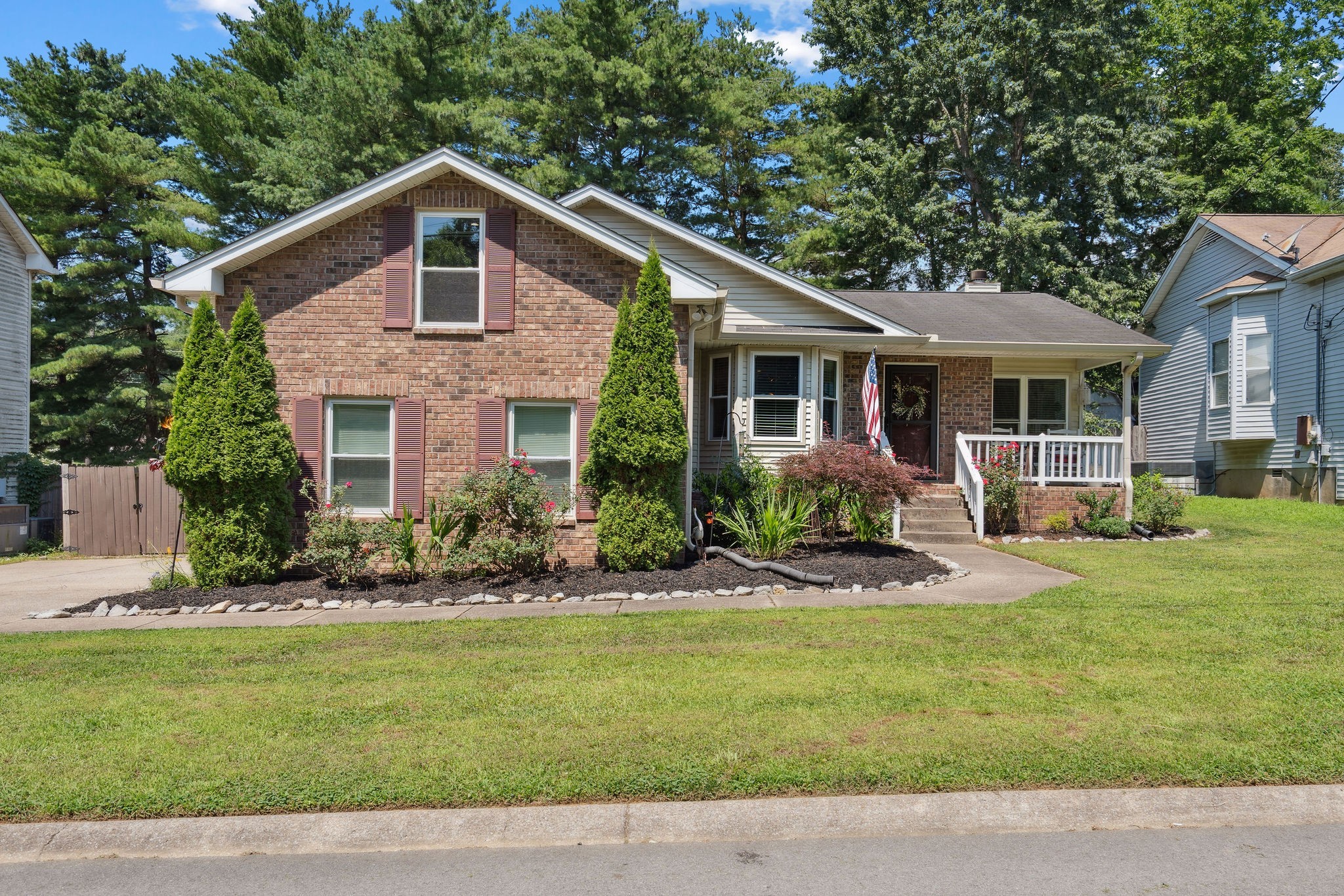 103 Northlake Dr