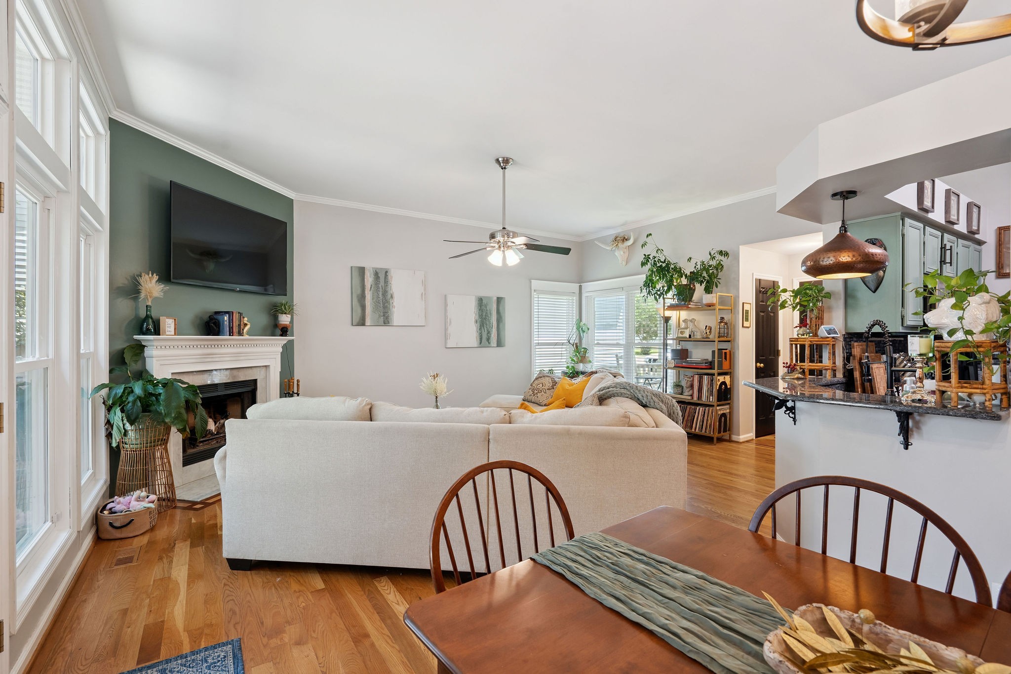 103 Northlake Dr