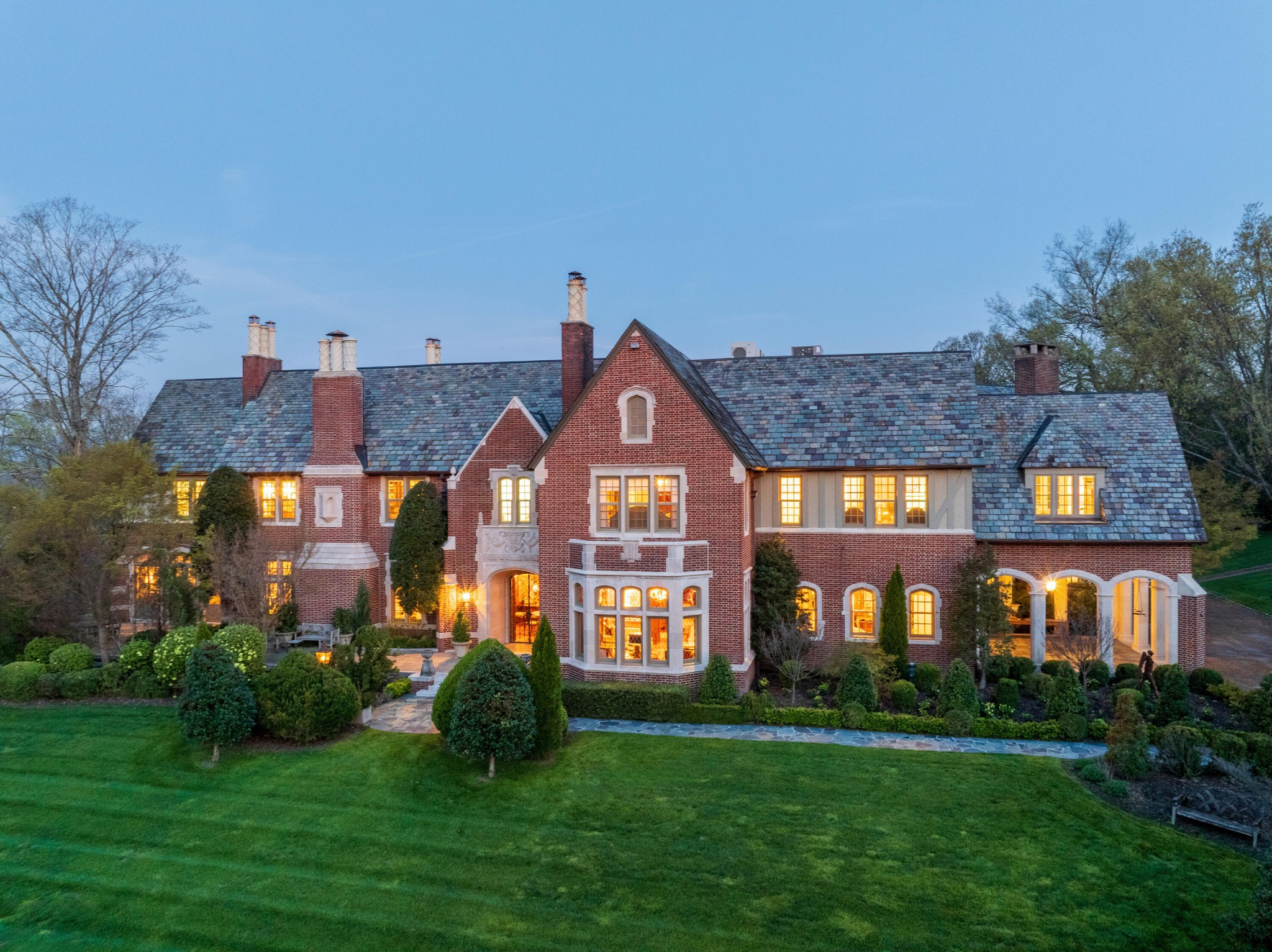 1649 Minnekahda Road