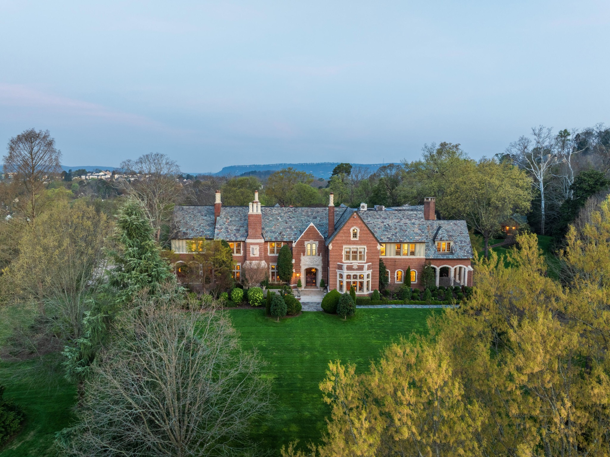 1649 Minnekahda Road