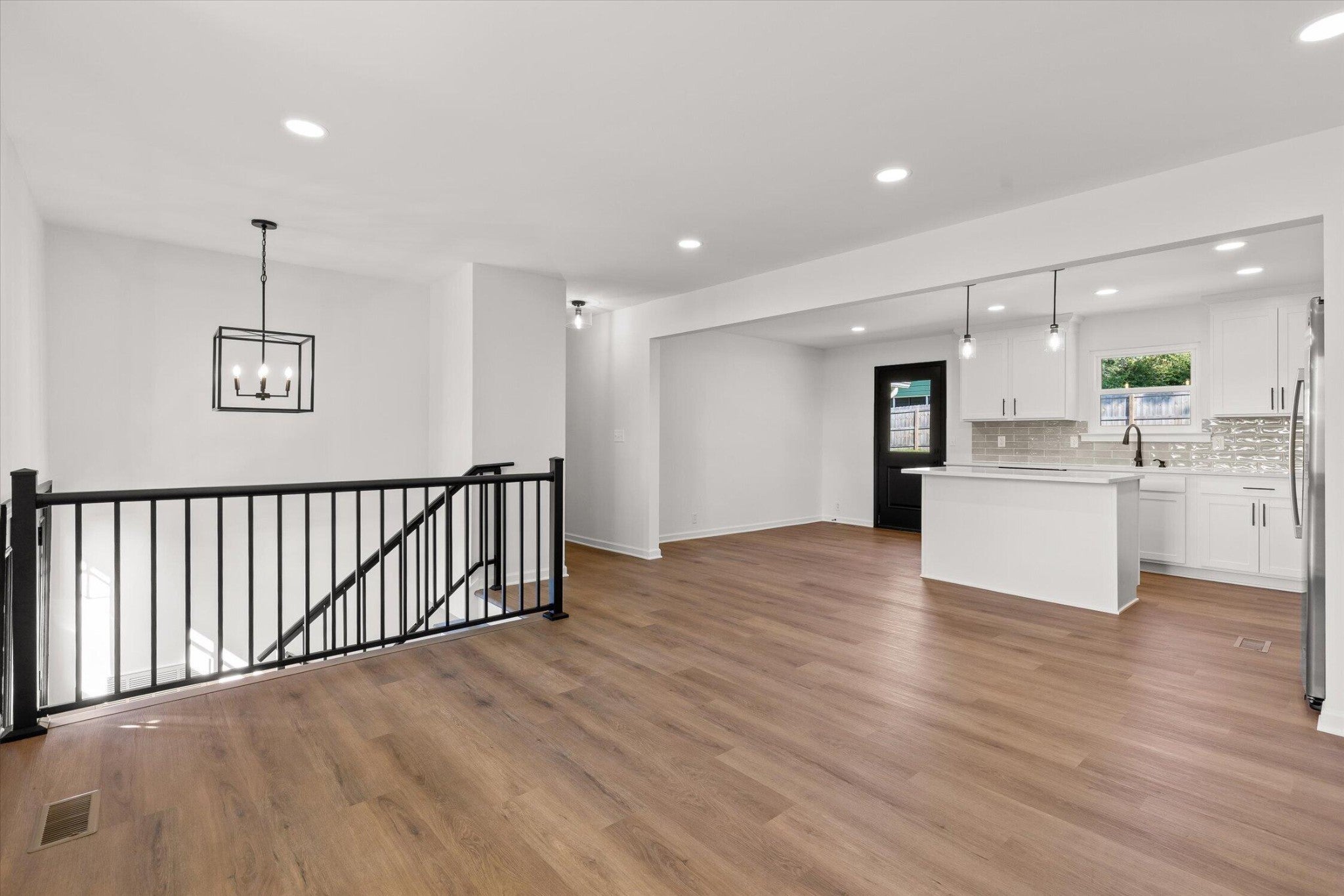 6905 Creeklands Lane