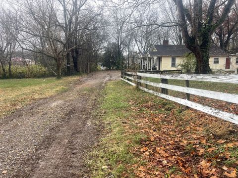 588 19th Ave W Springfield TN 37172