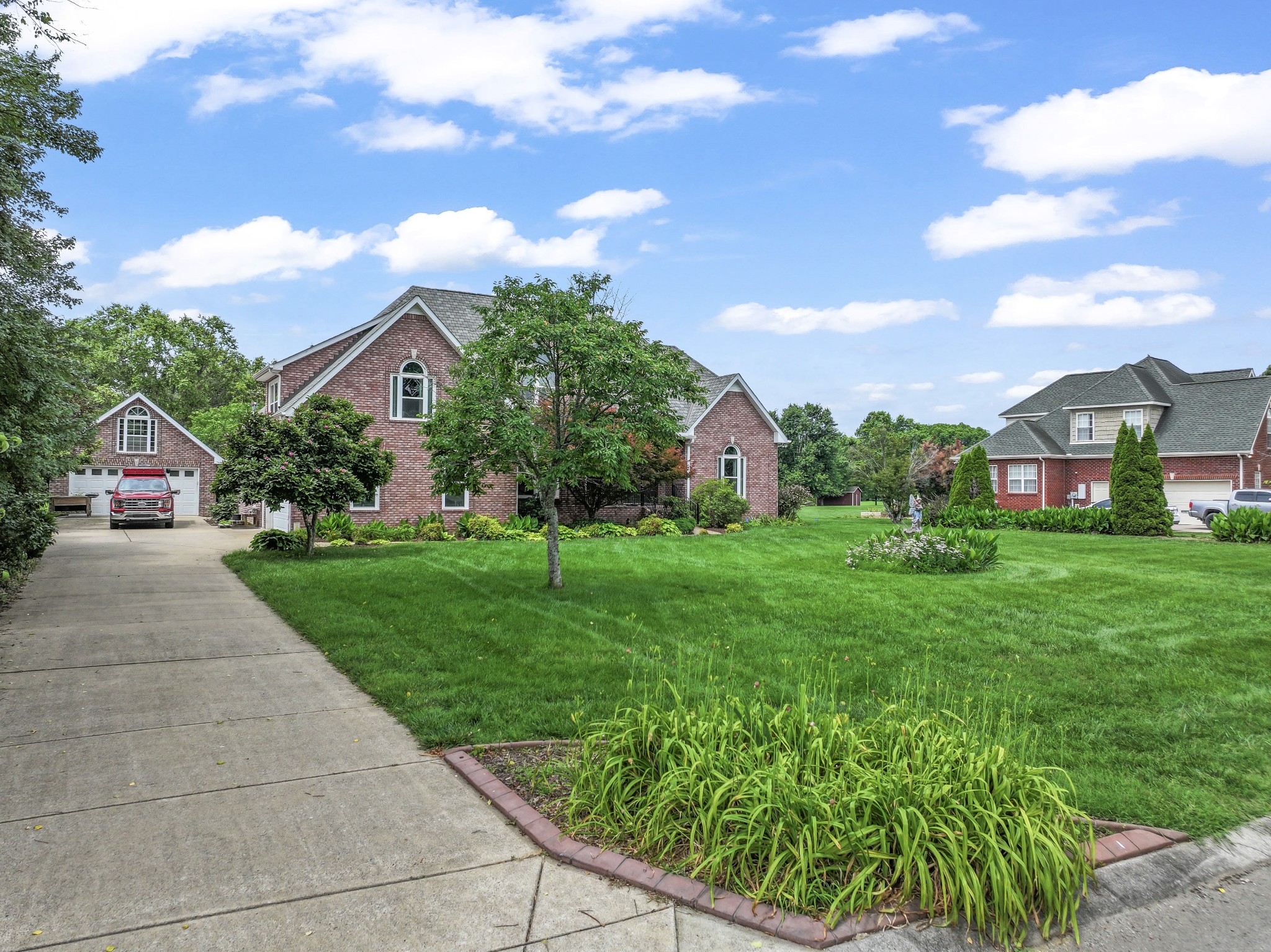 2739 Morton Lane