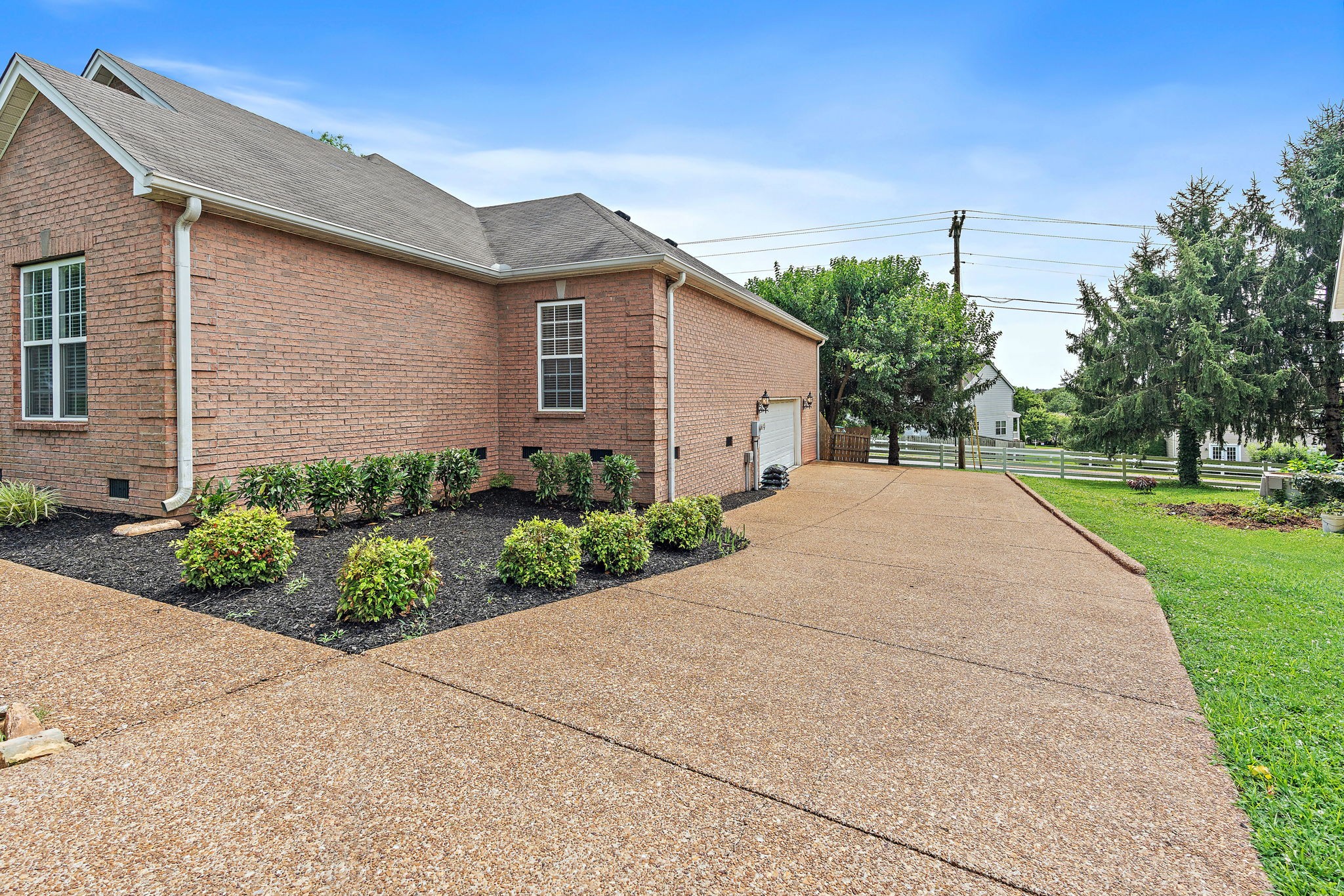 1729 Dryden Dr