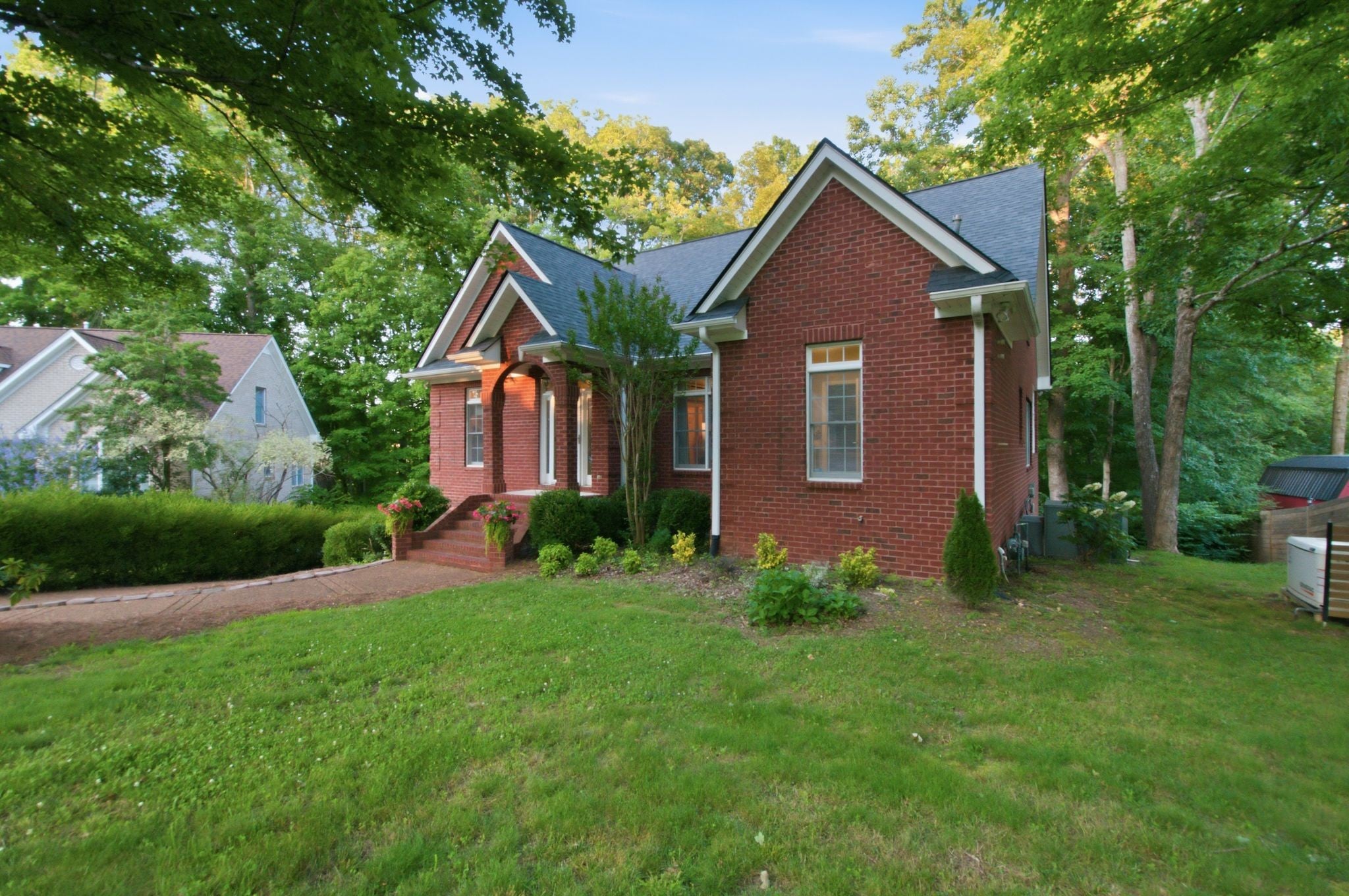 7148 Locksley Ln