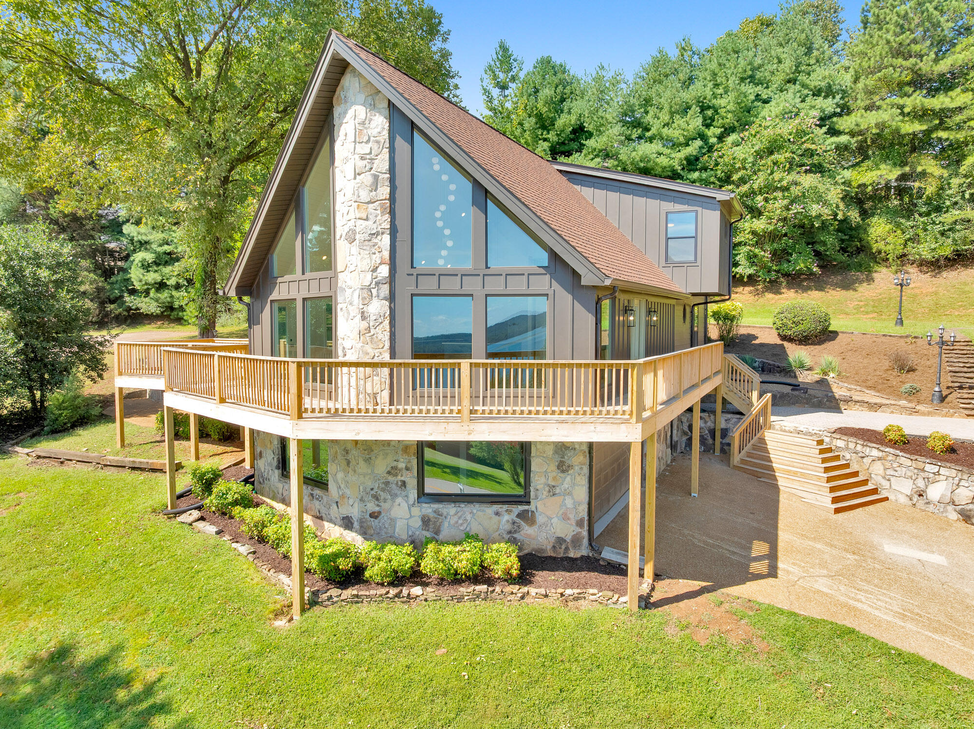 3513 Gold Point Circle S