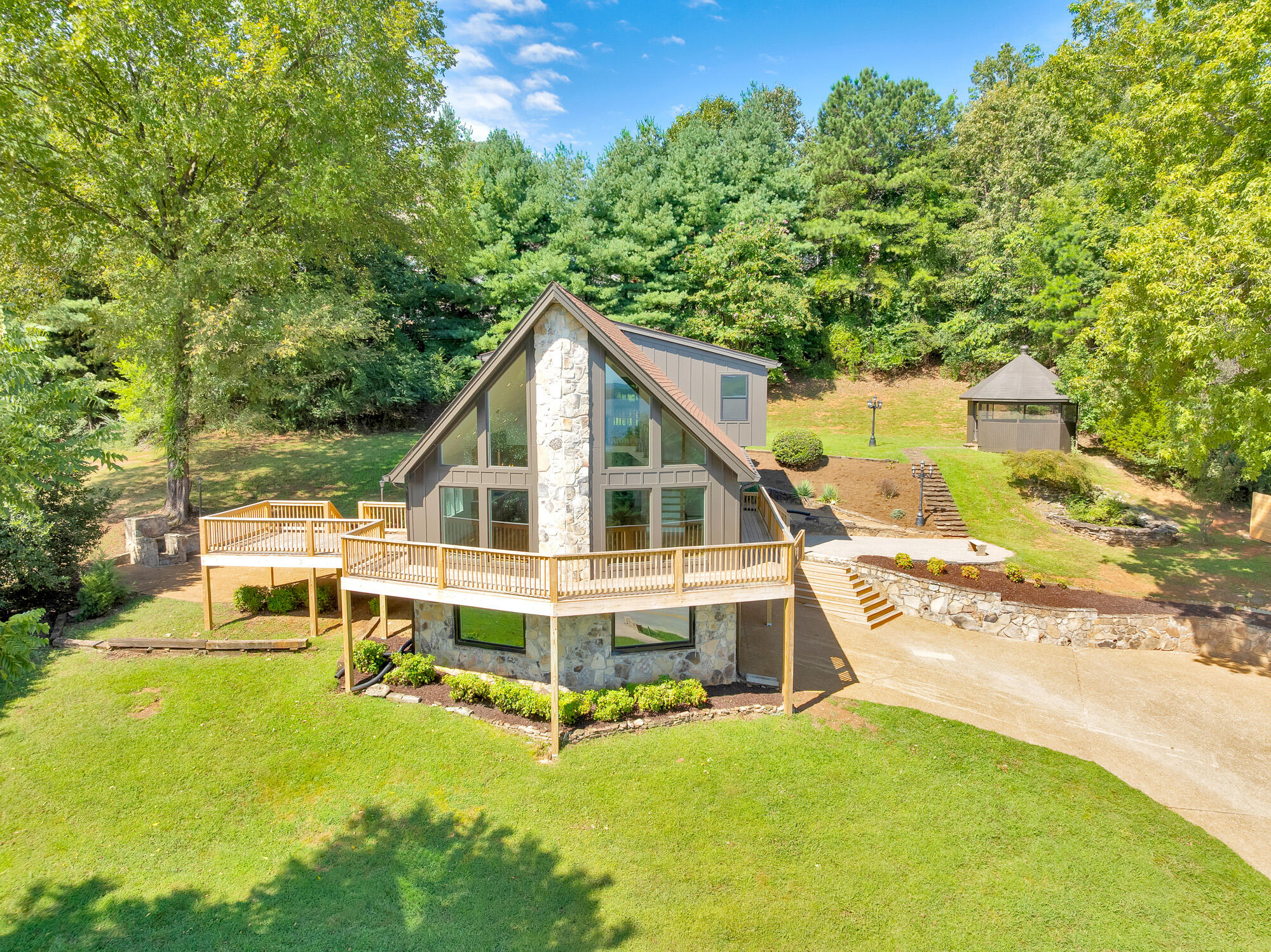 3513 Gold Point Circle S