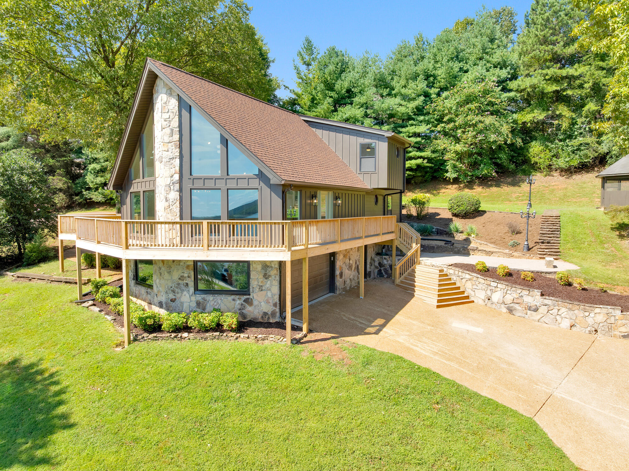 3513 Gold Point Circle S