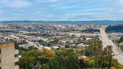 Photo of 1131 Stringers Ridge Road, Chattanooga, TN 37405 (MLS # 1531681)