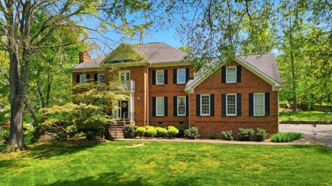 Photo of 15 Middle Creek Road, Signal Mountain, TN 37377 (MLS # 1533596)