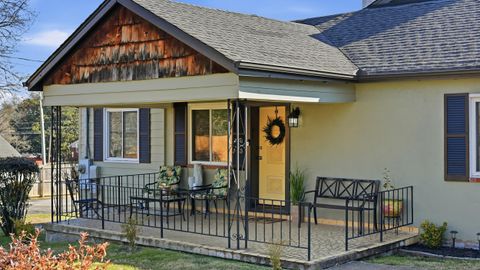 Photo of 408 Broughton Street, Chattanooga, TN 37411 (MLS # 1527855)