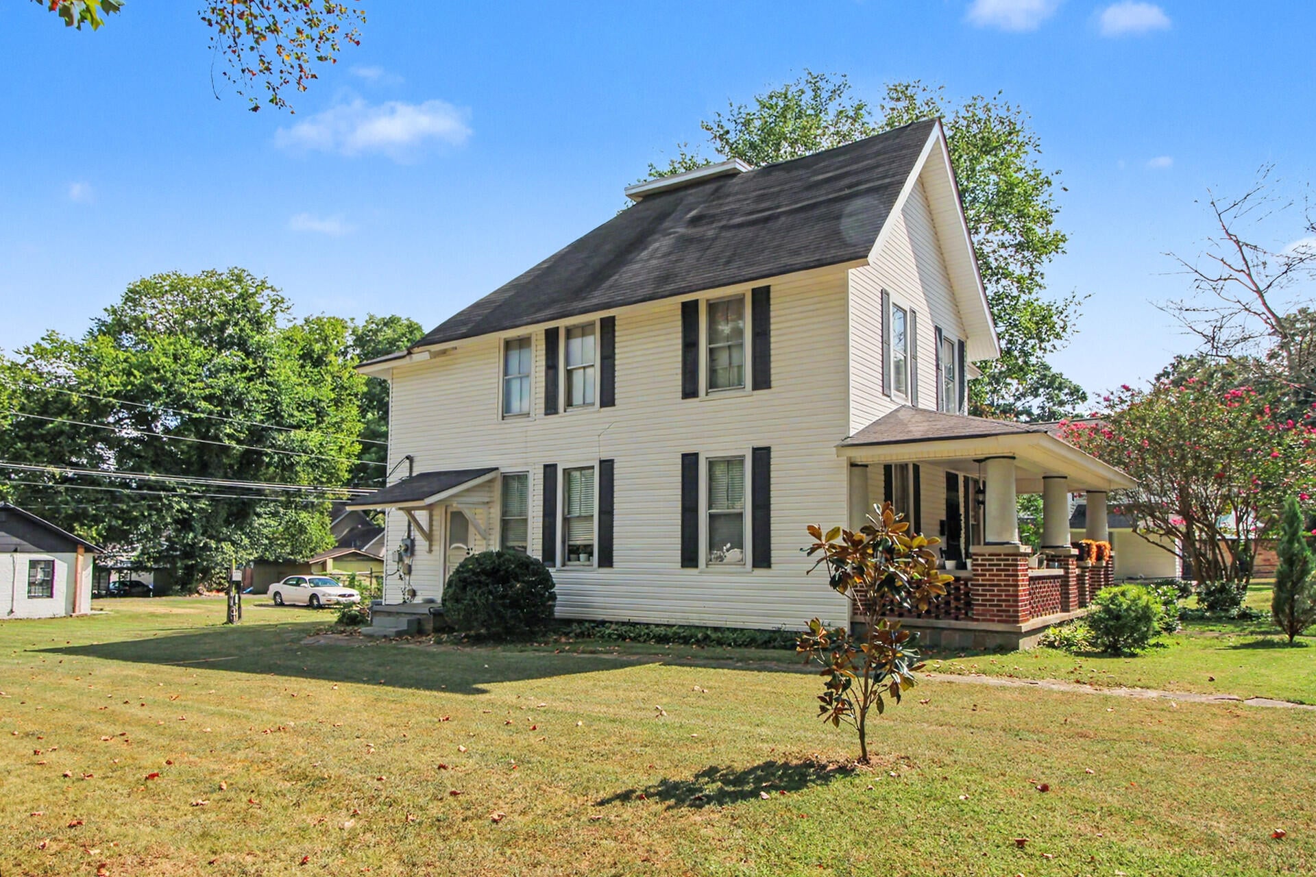 207 Magnolia Avenue