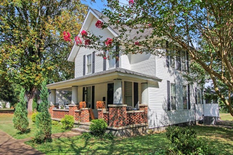 Photo of 207 Magnolia Avenue, South Pittsburg, TN 37380 (MLS # 1543010)