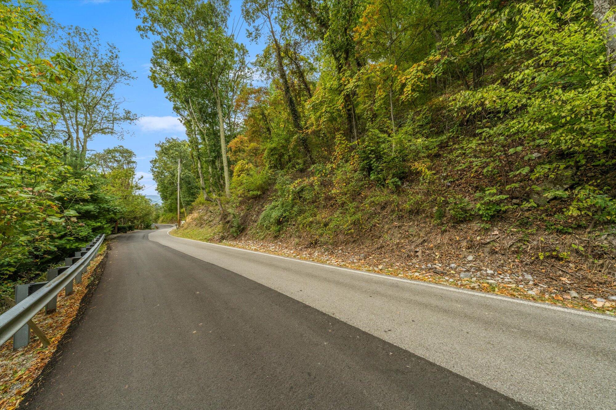 2365 Bluff Mountain Road, Sevierville, Tennessee image 4