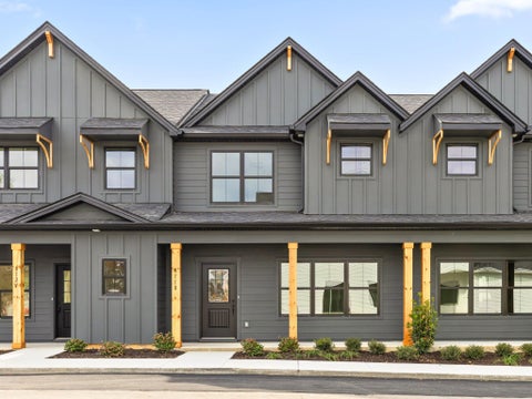 Townhouse For Sale - 8118 Pembridge Court<br/> Chattanooga, TN 37421