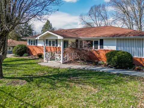 Photo of 614 Elizabeth Street, Athens, TN 37303 (MLS # 1530054)
