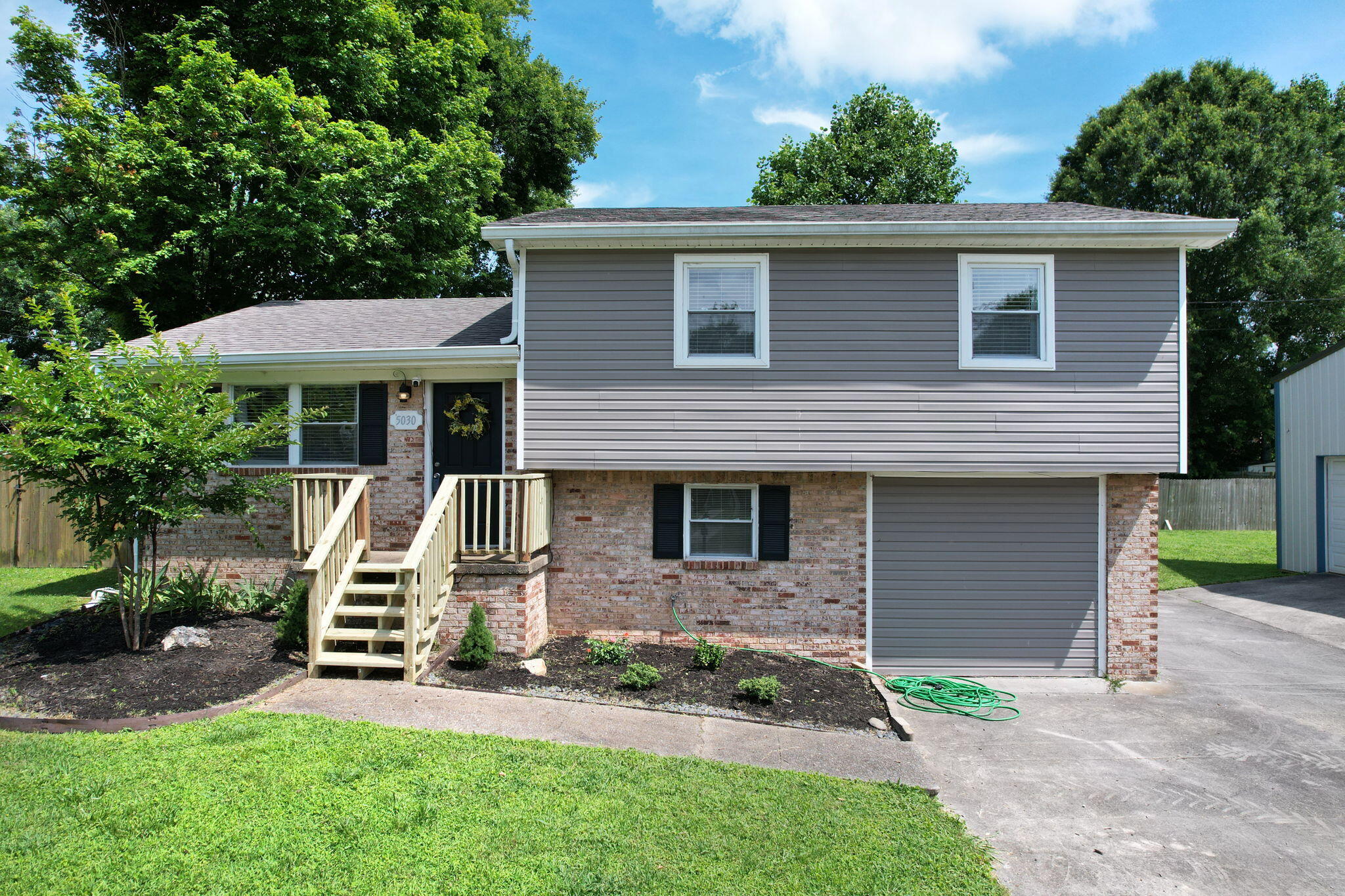 5030 Gold Pointe Drive, Cleveland, Tennessee image 1