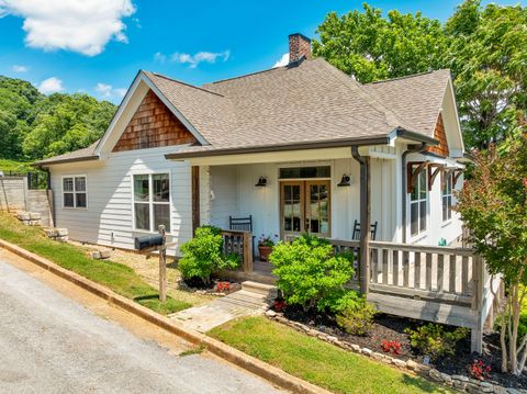 Photo of 1721 W 39th Street, Chattanooga, TN 37409 (MLS # 1535120)