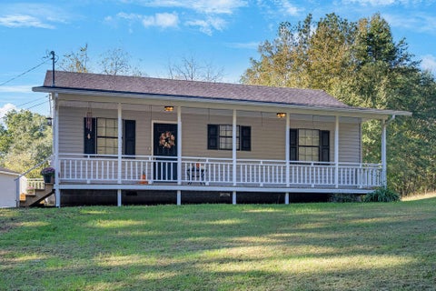 Photo of 844 Bradley Avenue, LaFayette, GA 30728 (MLS # 1545115)