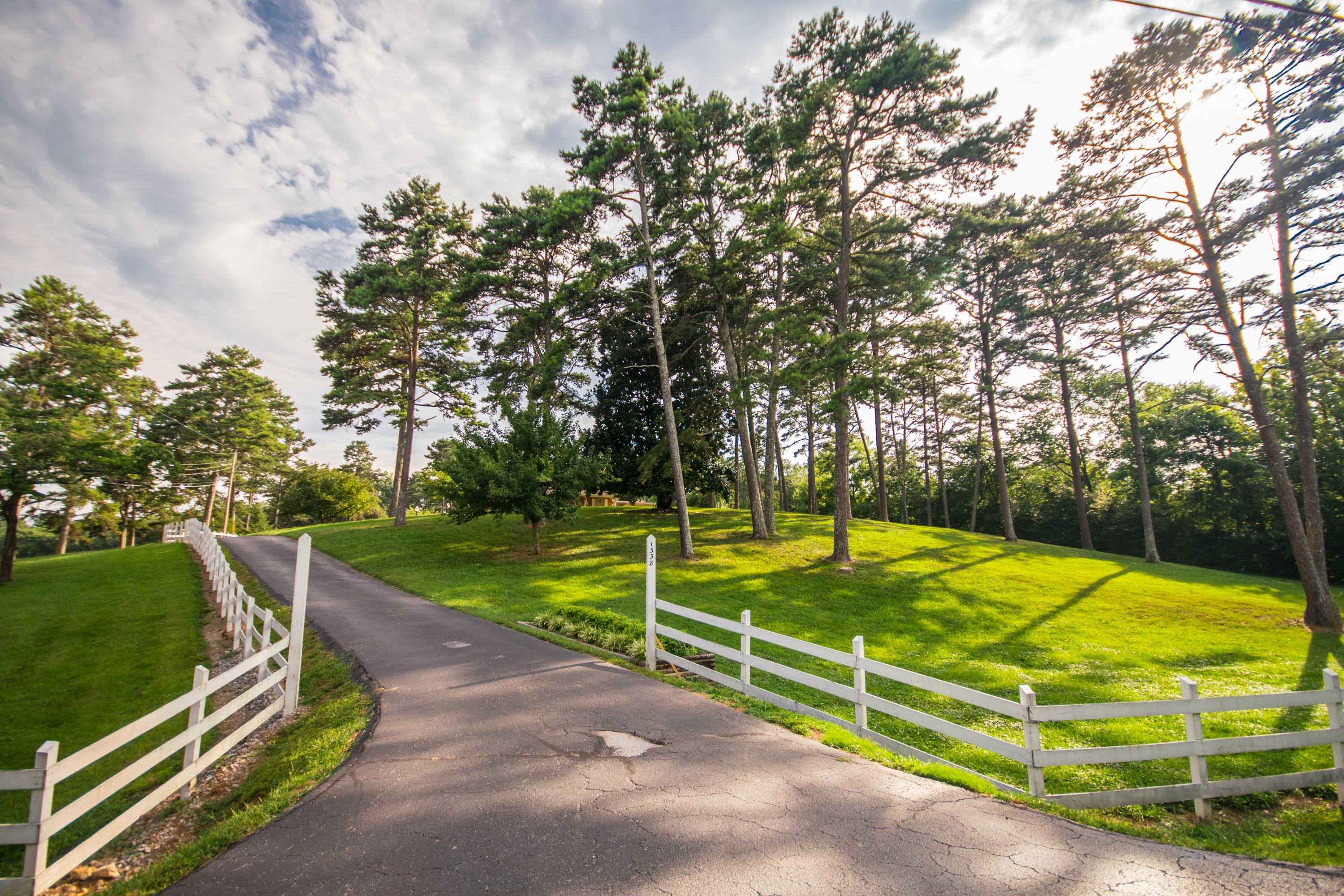 1338 Thrasher Pike, Hixson, Tennessee image 2