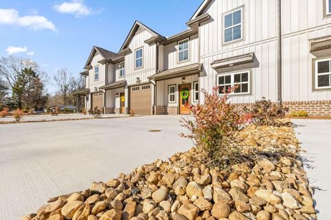 Townhouse For Sale - 9085 Dallas Hollow Road<br/> Soddy Daisy, TN 37379