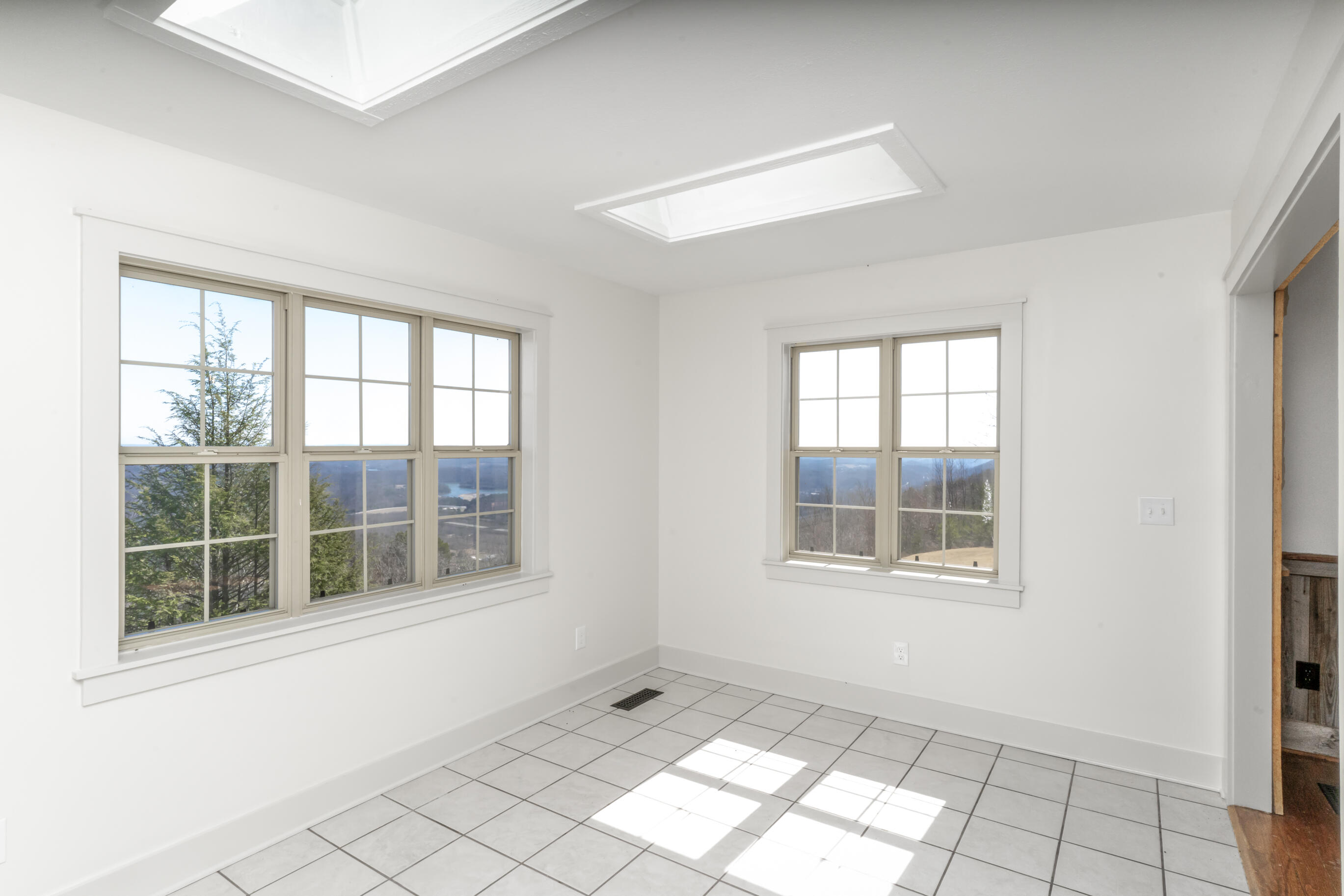 12128 Laurbrow Road, Soddy Daisy, Tennessee image 20