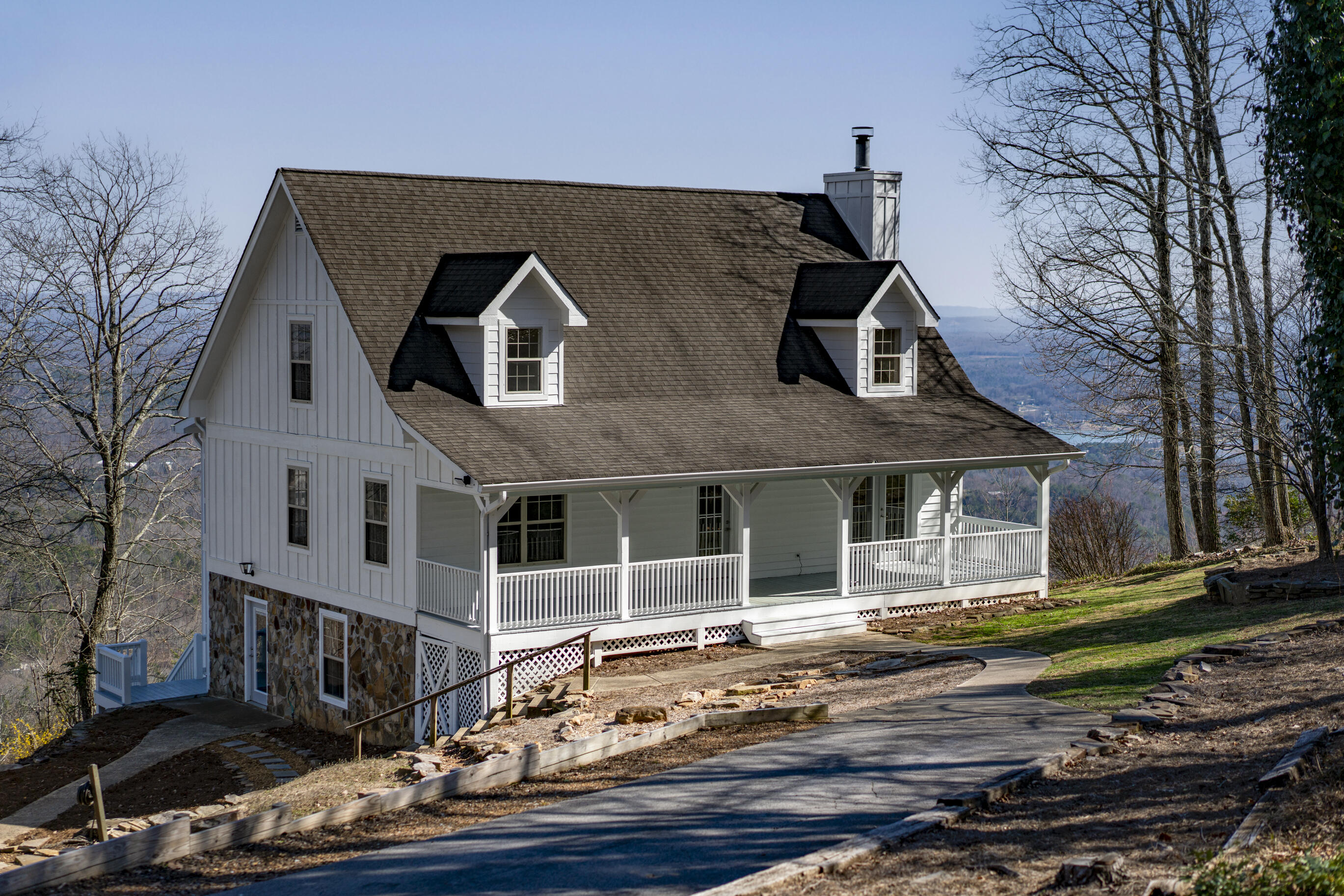 12128 Laurbrow Road, Soddy Daisy, Tennessee image 6