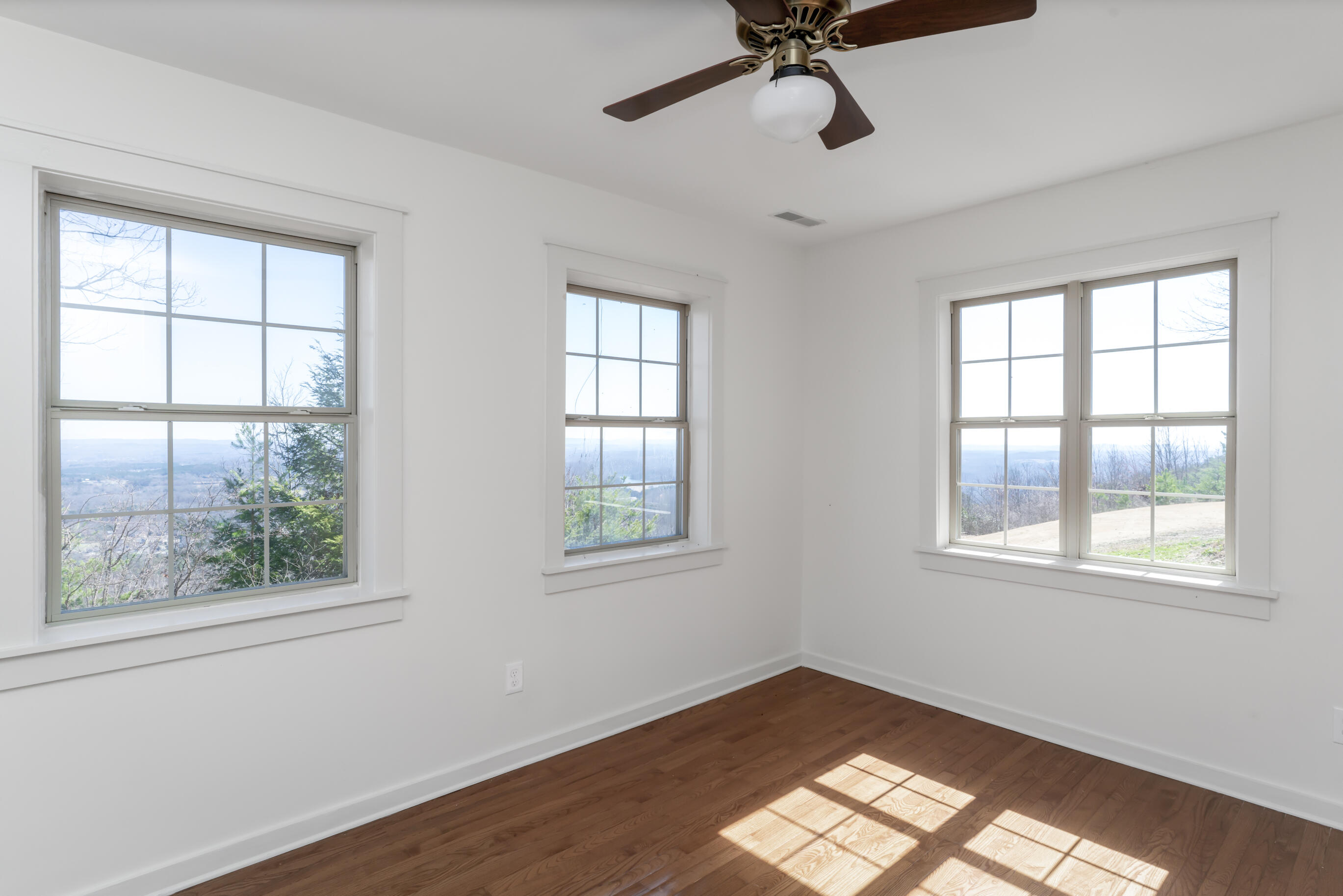 12128 Laurbrow Road, Soddy Daisy, Tennessee image 38
