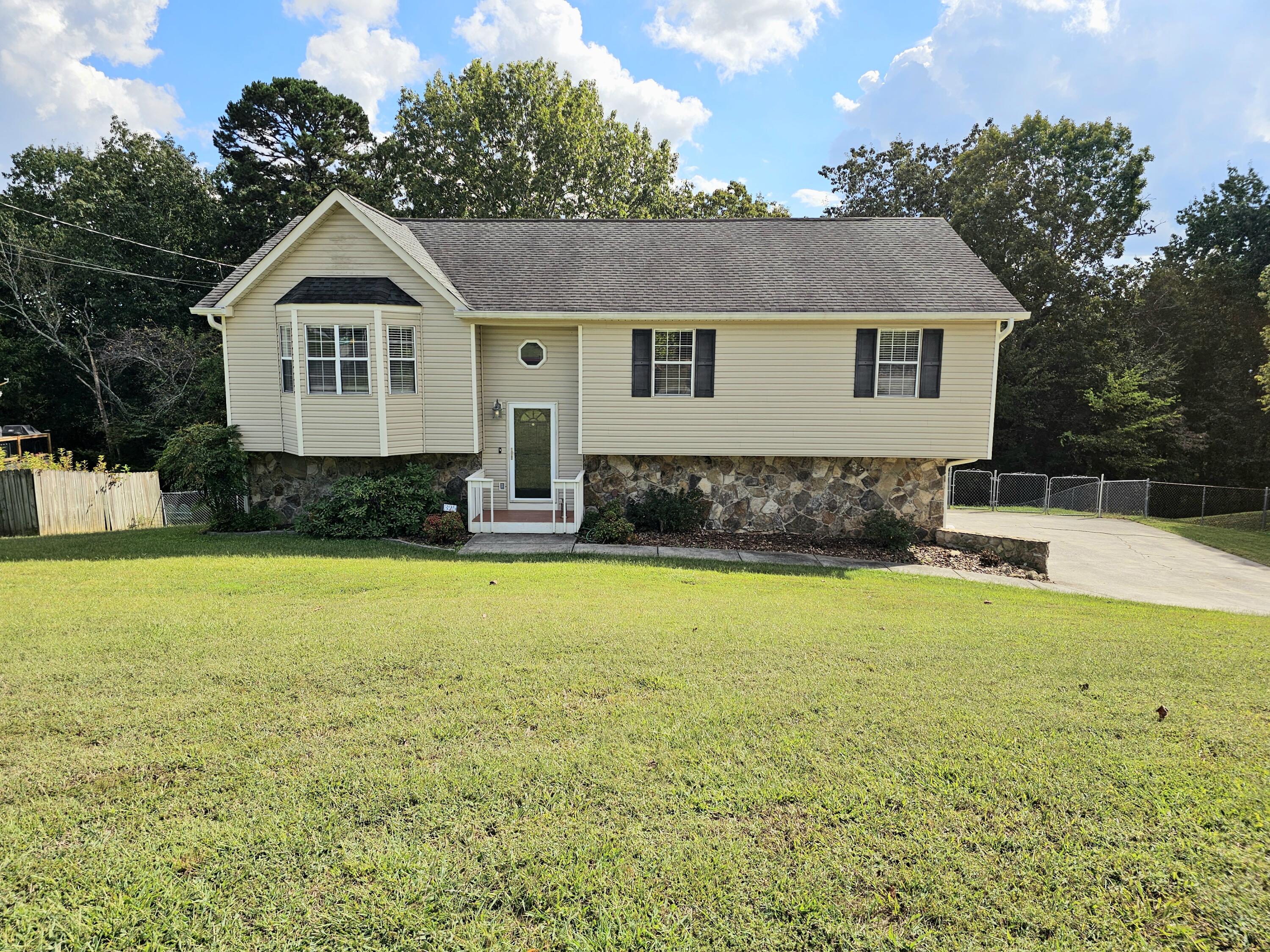 325 Glenda Lane