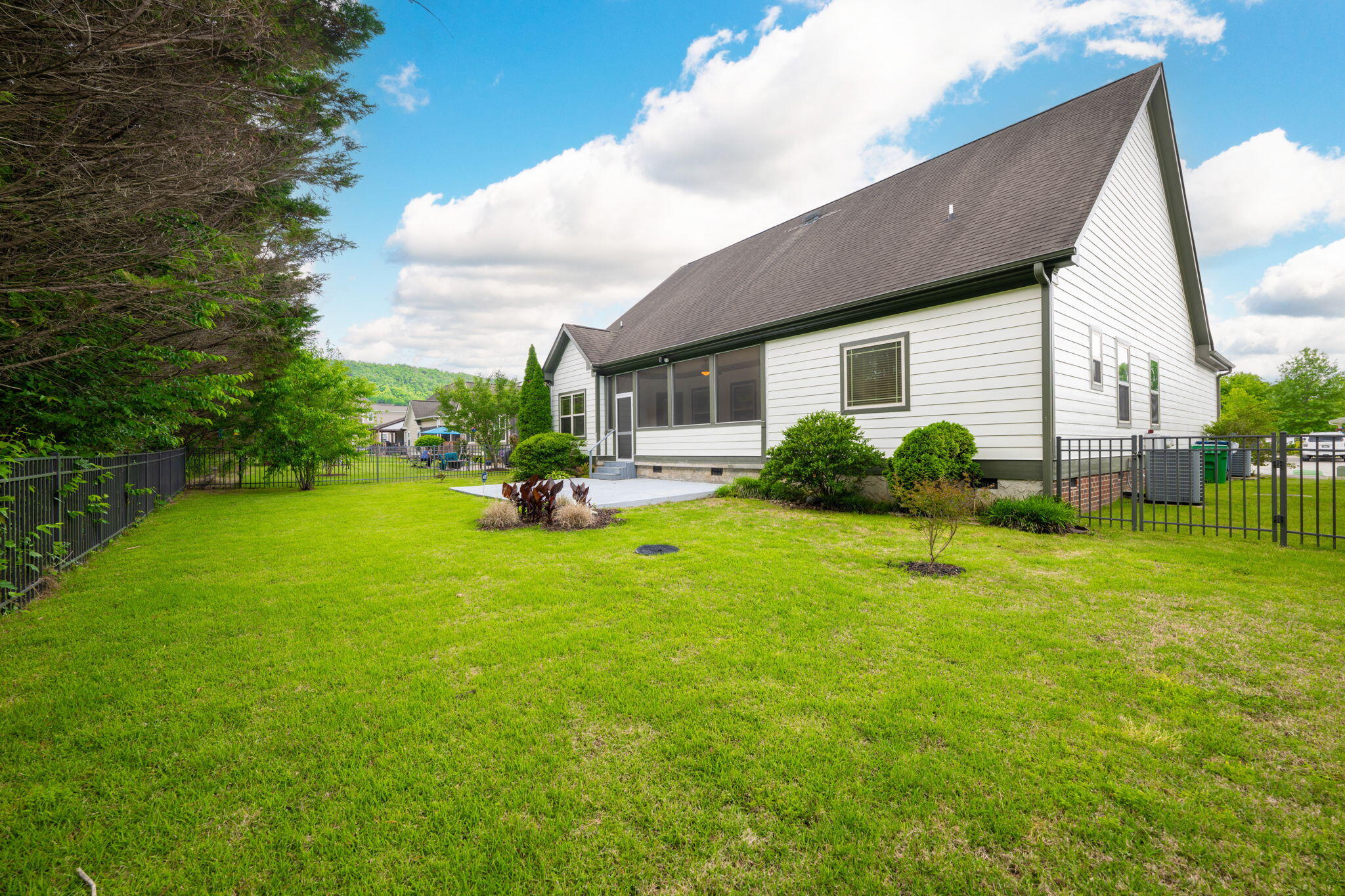 8665 Seven Lakes Drive, Ooltewah, Tennessee image 40