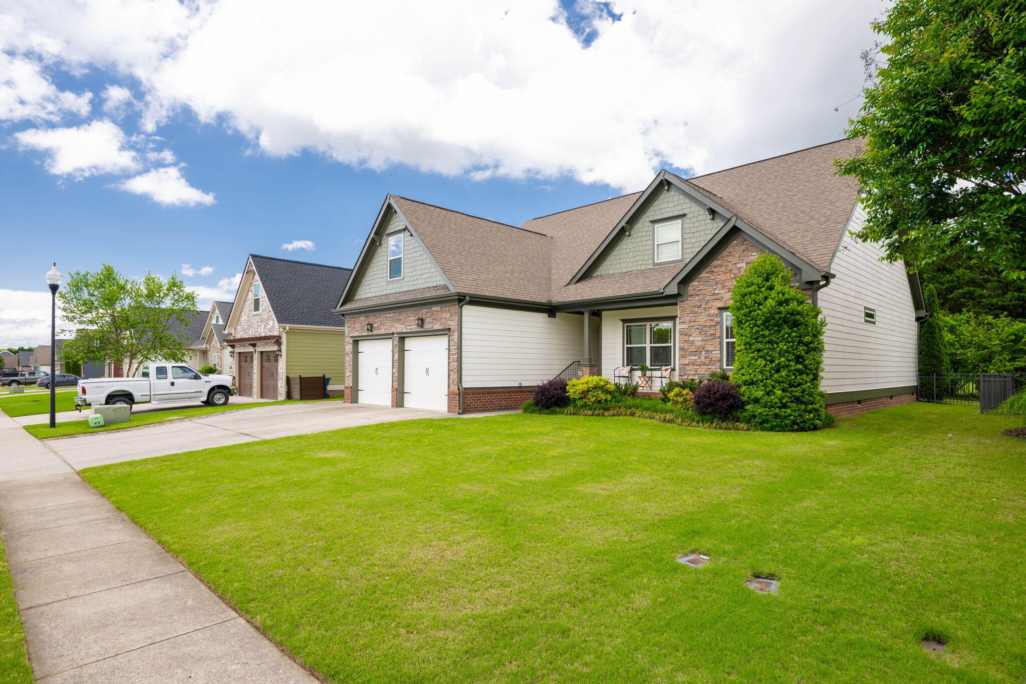8665 Seven Lakes Drive, Ooltewah, Tennessee image 2
