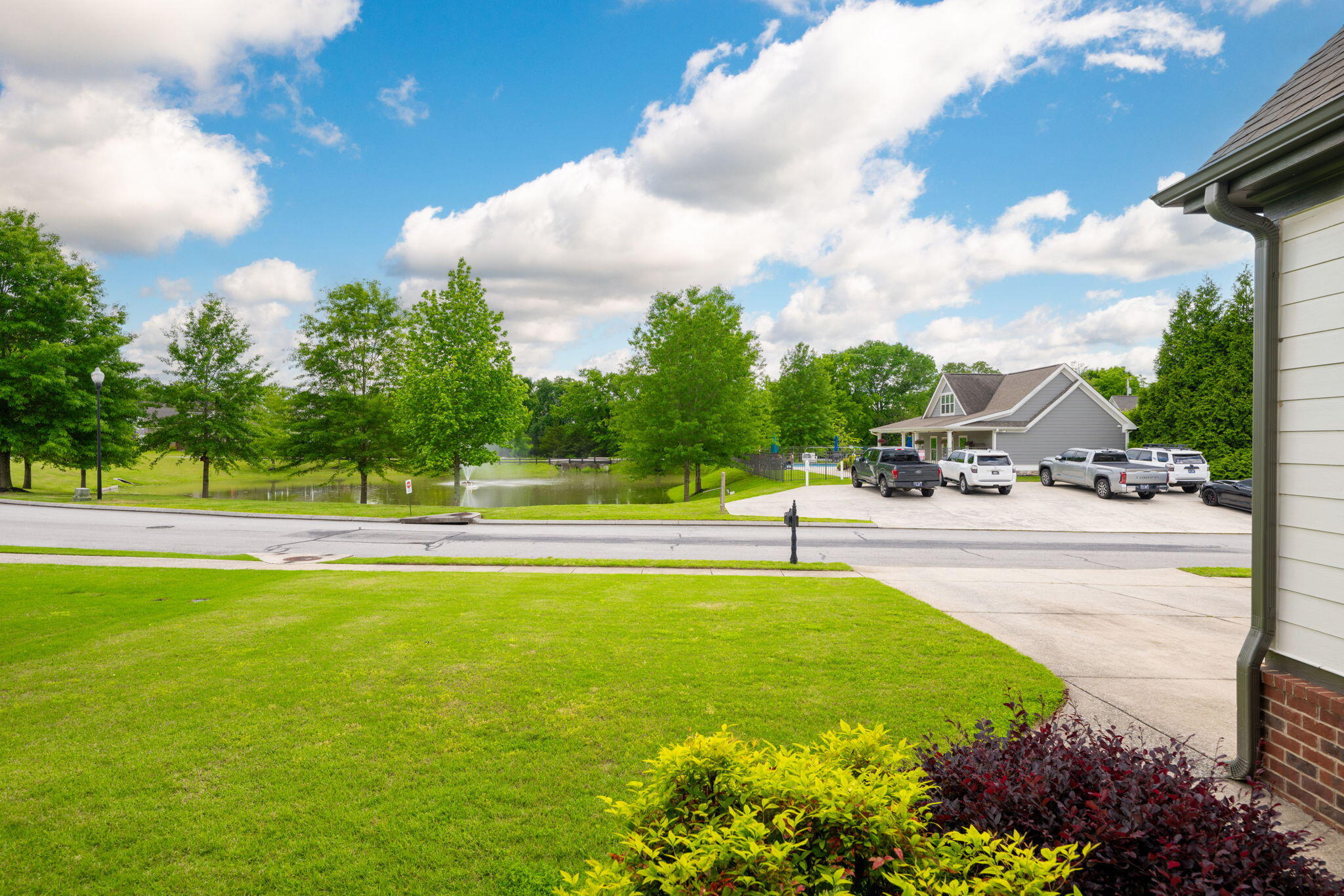8665 Seven Lakes Drive, Ooltewah, Tennessee image 6