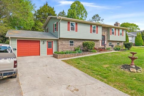 Photo of 1305 Ridgeway Circle, Athens, TN 37303 (MLS # 1532845)