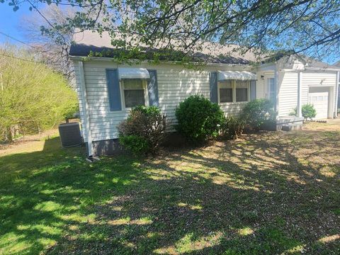 Photo of 4 Edwards Terrace, East Ridge, TN 37412 (MLS # 1530311)
