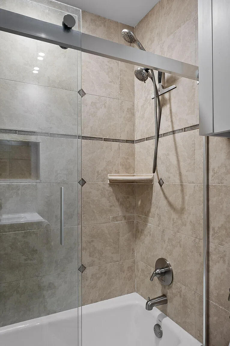 Ringgold, Georgia 30736, United States, 1 Bedroom Bedrooms, ,2 BathroomsBathrooms,Residential,Active,95219