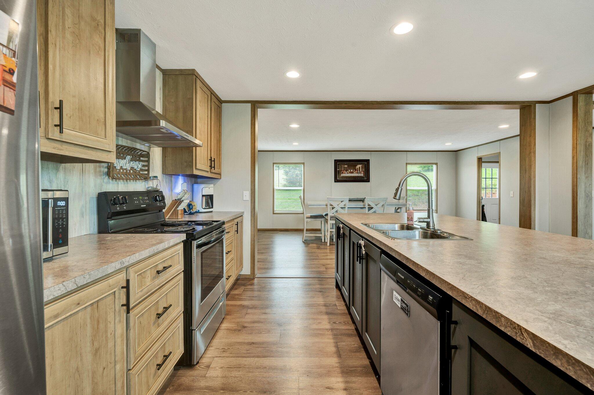 Sweetwater, Tennessee 37874, United States, 4 Bedrooms Bedrooms, ,2 BathroomsBathrooms,Residential,Active,228684