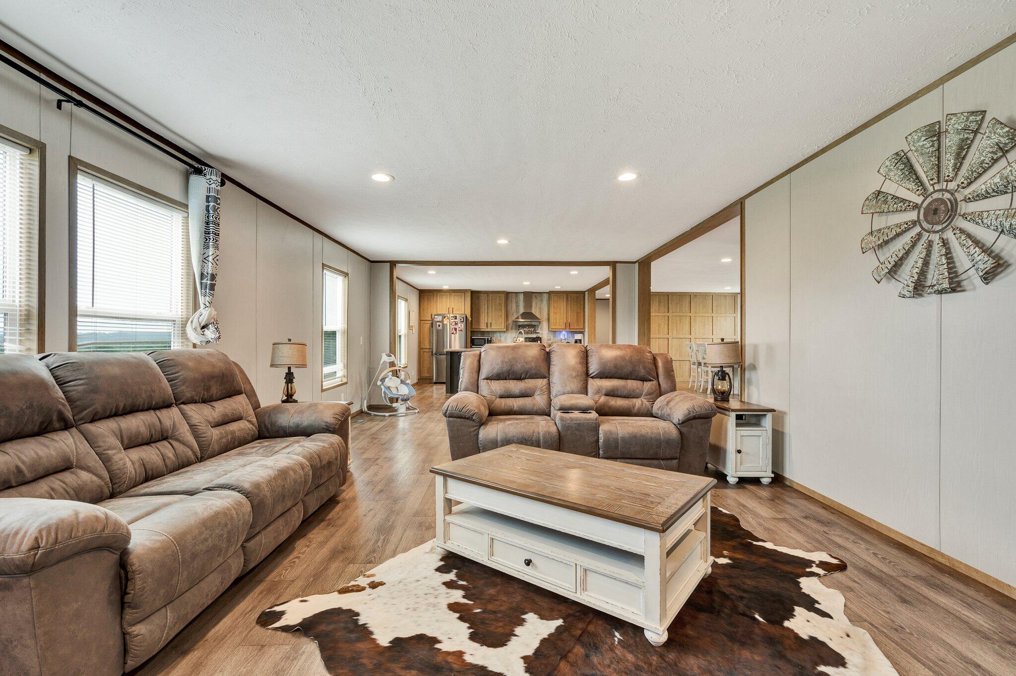 Sweetwater, Tennessee 37874, United States, 4 Bedrooms Bedrooms, ,2 BathroomsBathrooms,Residential,Active,228684