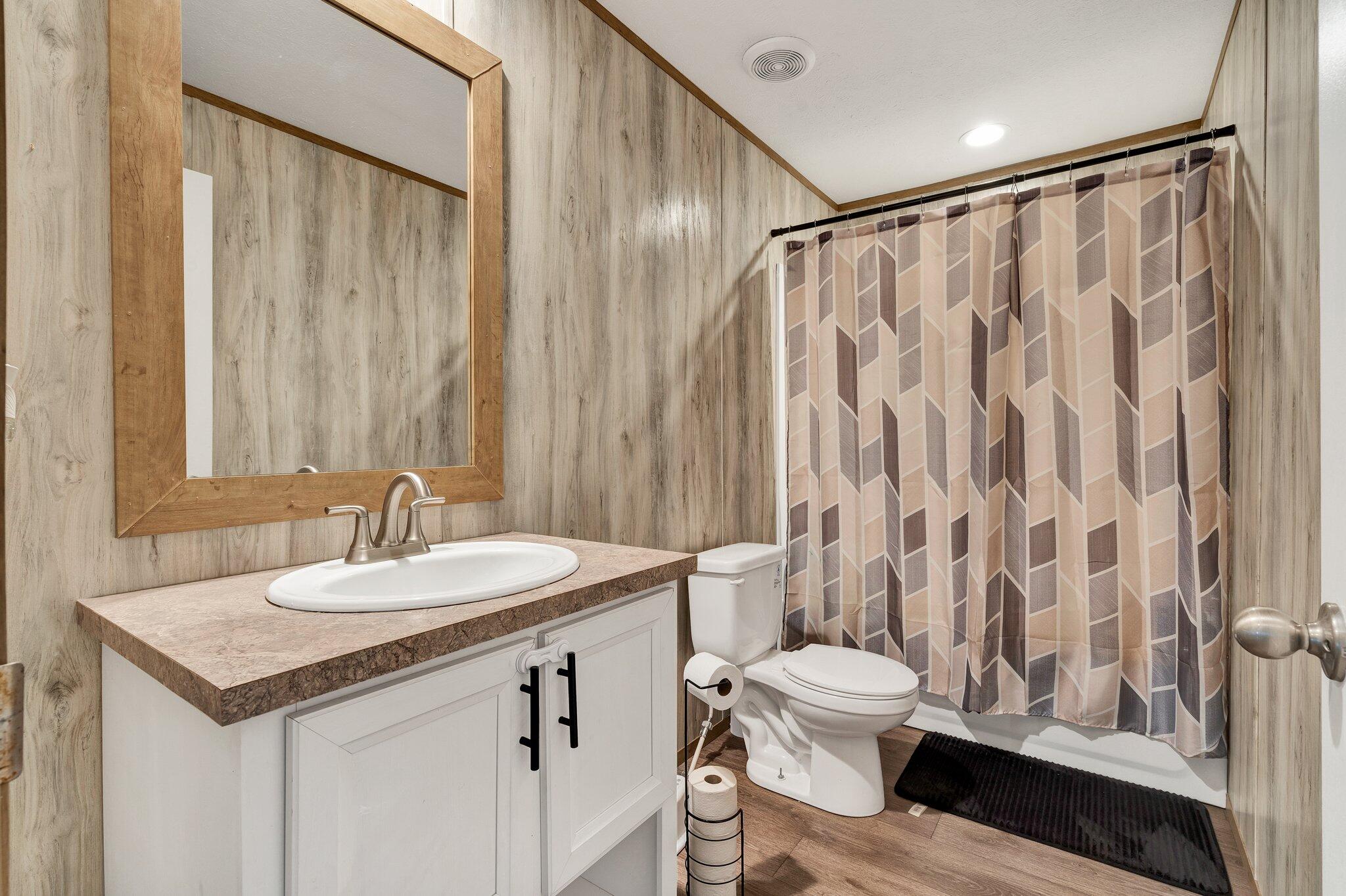 Sweetwater, Tennessee 37874, United States, 4 Bedrooms Bedrooms, ,2 BathroomsBathrooms,Residential,Active,228684