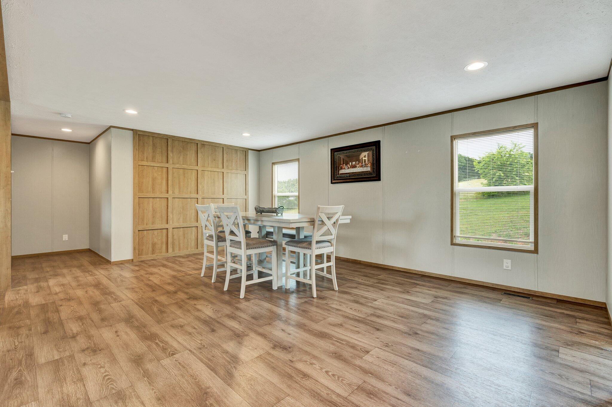 Sweetwater, Tennessee 37874, United States, 4 Bedrooms Bedrooms, ,2 BathroomsBathrooms,Residential,Active,228684