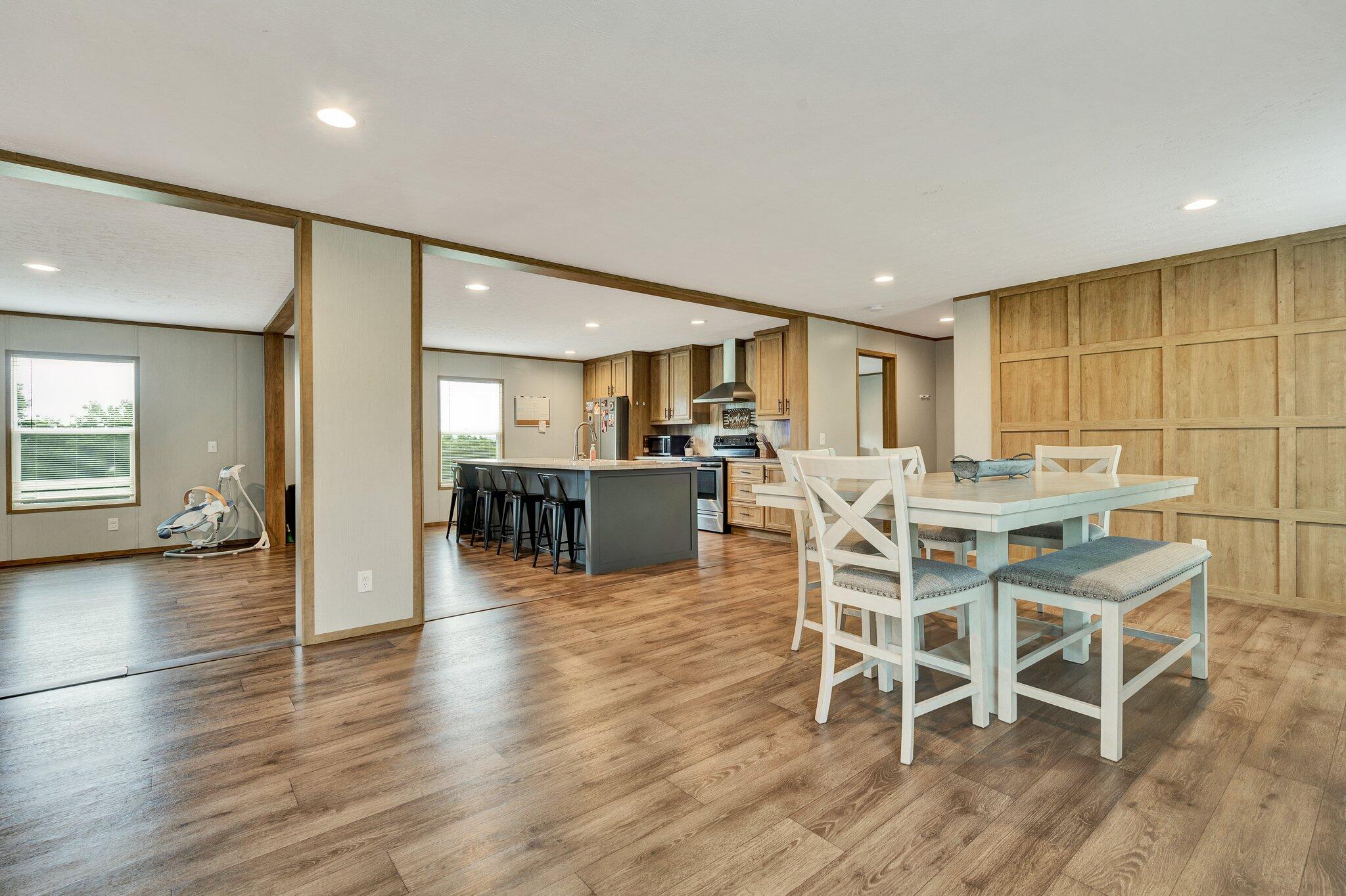 Sweetwater, Tennessee 37874, United States, 4 Bedrooms Bedrooms, ,2 BathroomsBathrooms,Residential,Active,228684