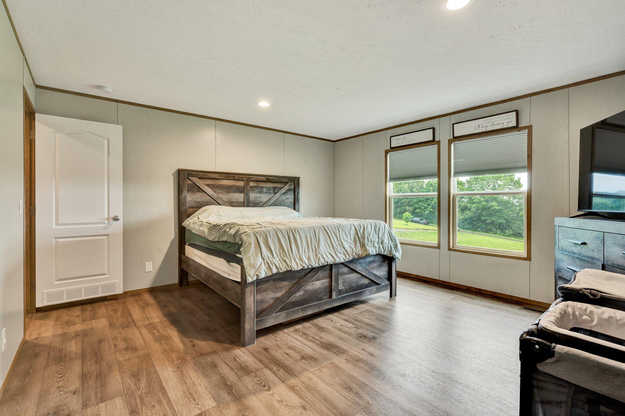 Sweetwater, Tennessee 37874, United States, 4 Bedrooms Bedrooms, ,2 BathroomsBathrooms,Residential,Active,228684