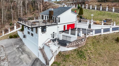 Photo of 551 W Shadowlawn Drive, Chattanooga, TN 37404 (MLS # 1527680)