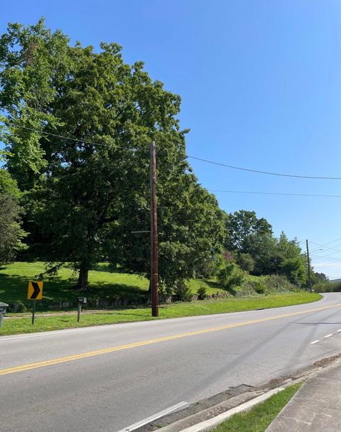 Photo of 1157 Mountain Creek Road, Chattanooga, TN 37415 (MLS # 1373670)