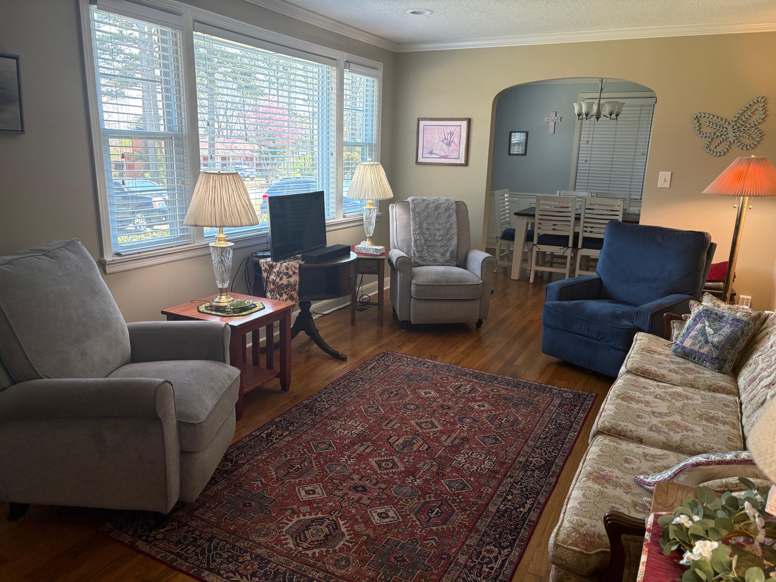 2019 Glenwood Drive NW