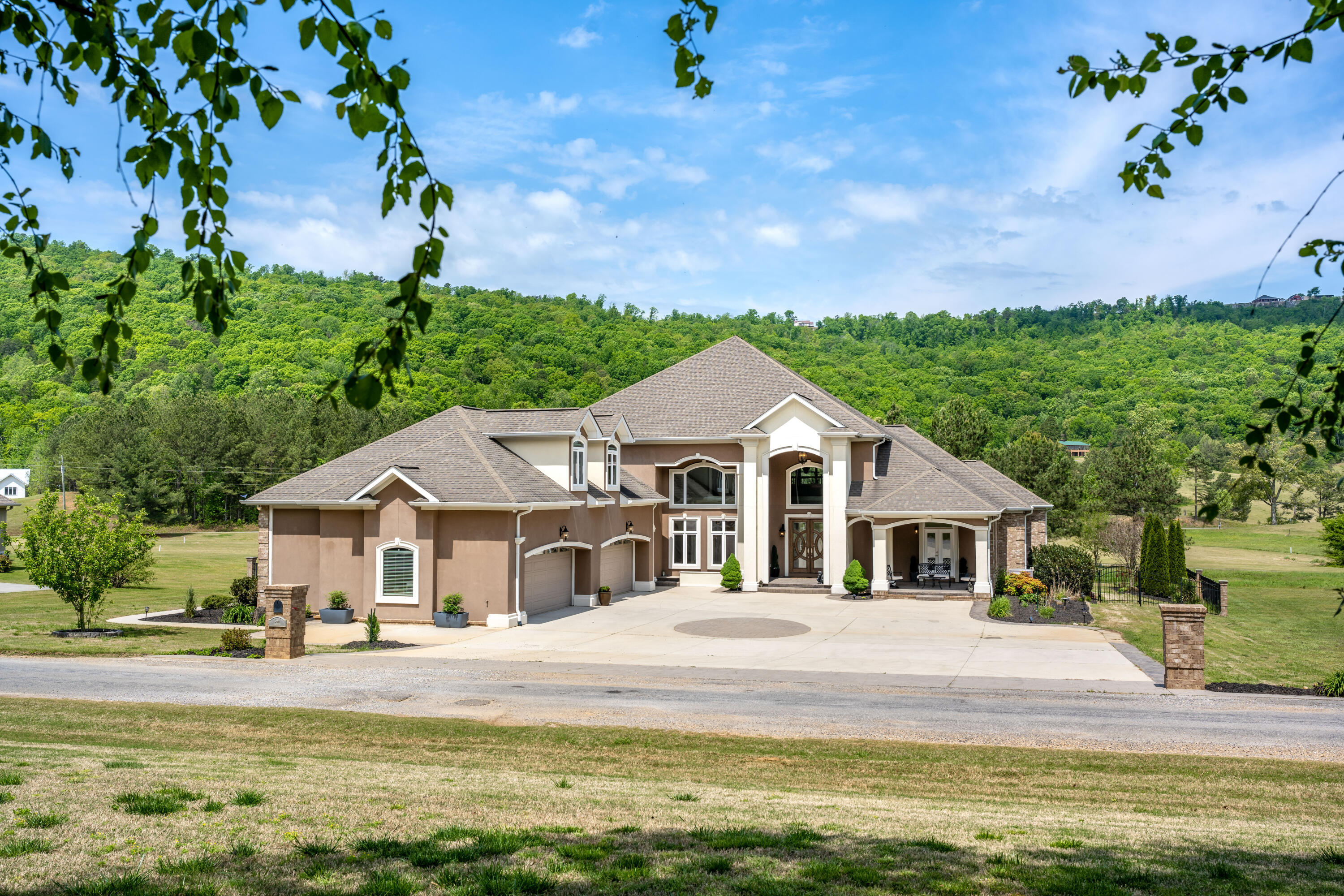 594 Castle Drive, Trenton, Georgia image 3