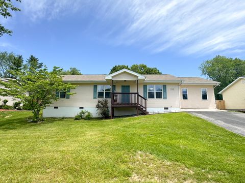 Photo of 116 Deerfield Road, Crossville, TN 38555 (MLS # 1524897)