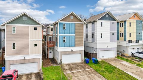 Tiny photo for 388 Harper Street, Chattanooga, TN 37405 (MLS # 1530357)