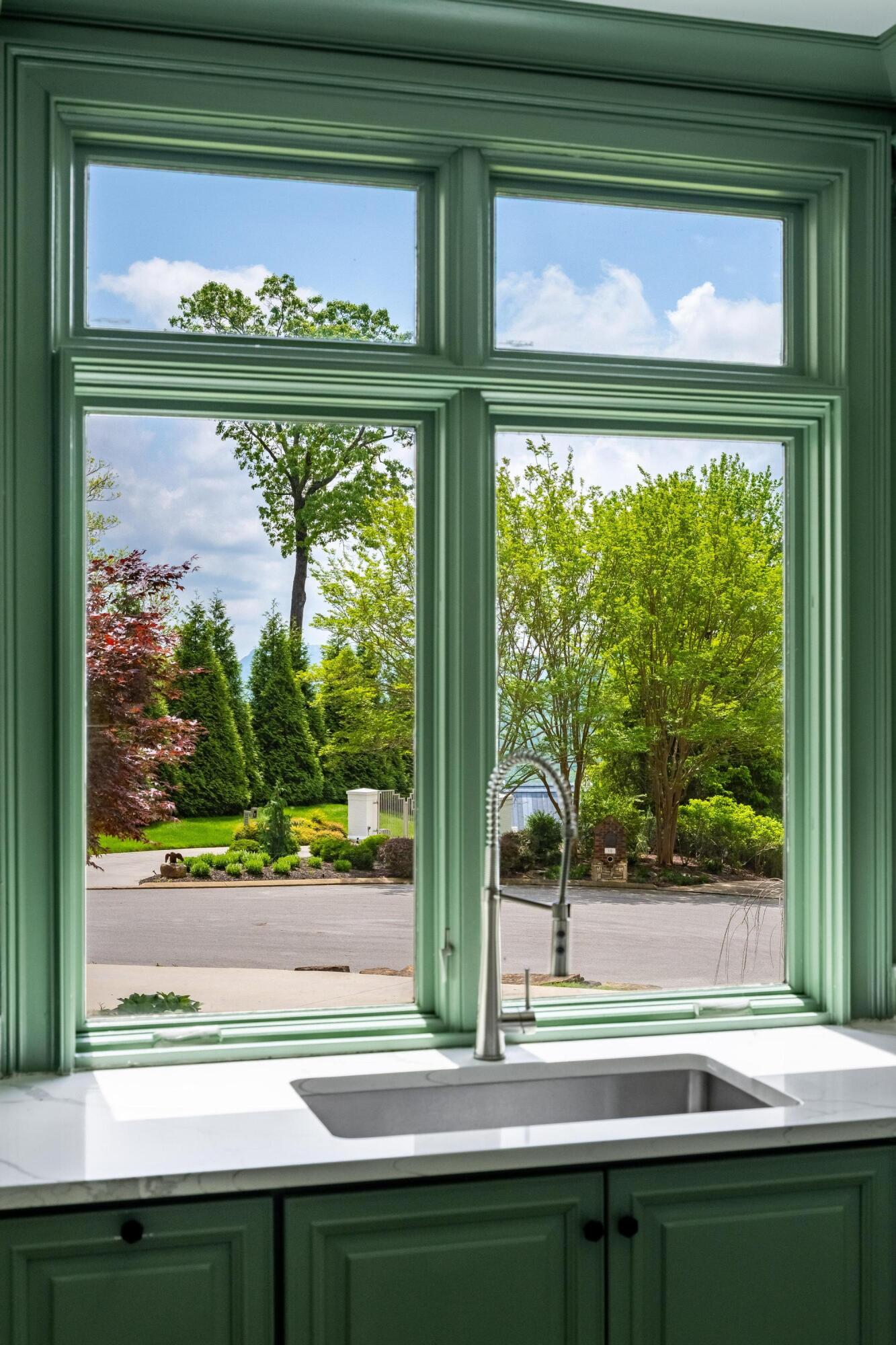 3 Close Family Road, Signal Mountain, Tennessee image 11