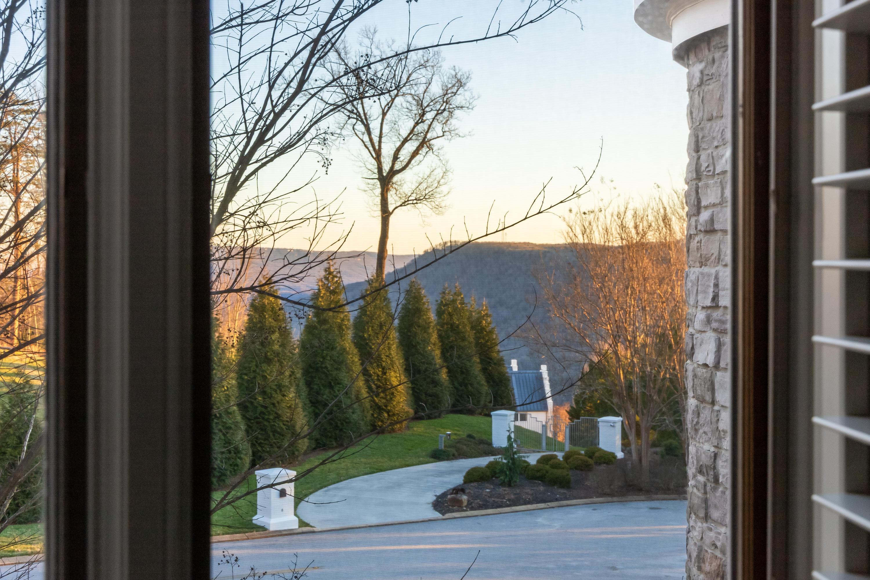 3 Close Family Road, Signal Mountain, Tennessee image 40