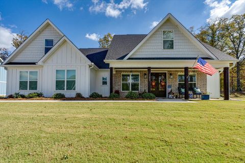 Photo of 183 Bridlewood Drive, Ringgold, GA 30736 (MLS # 1523056)